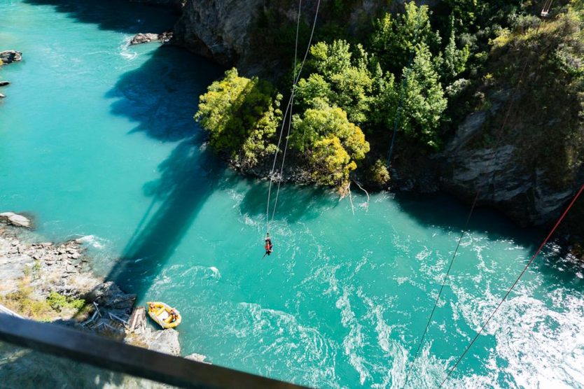 kawarau gorge bungy jump near queenstown